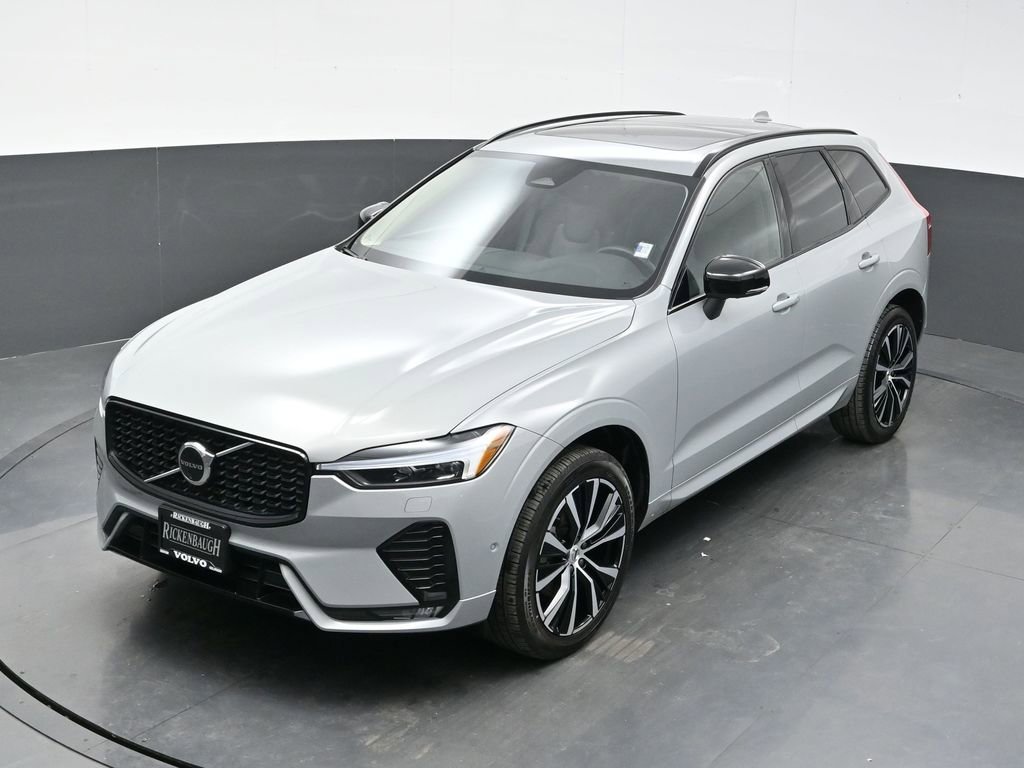 Used 2025 Volvo XC60 B5 Plus image 24