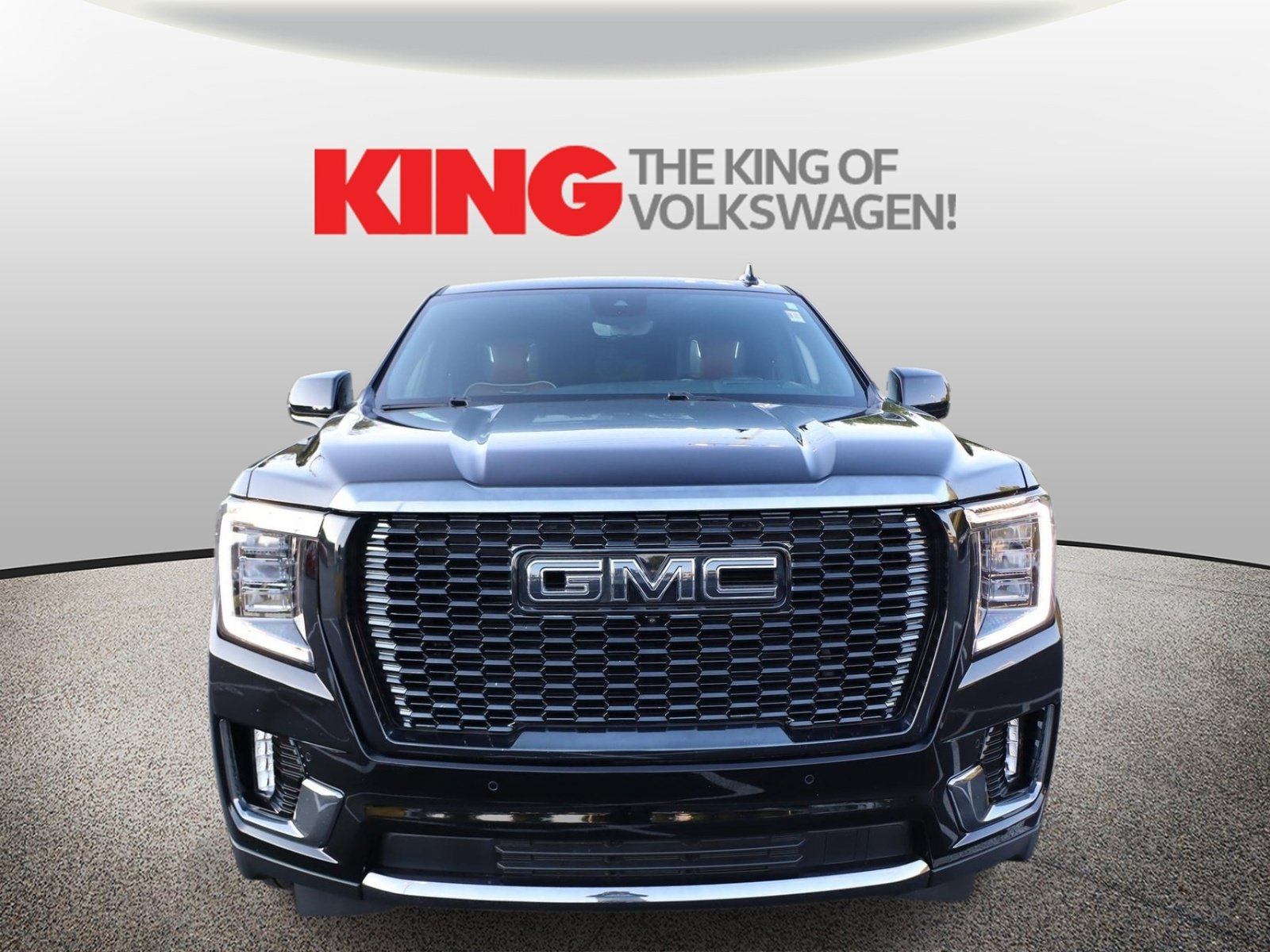 Used 2023 GMC Yukon XL Denali Ultimate AWD/4WD image 9