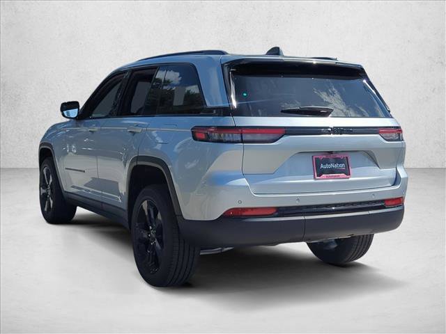 New 2025 Jeep Grand Cherokee Altitude image 9