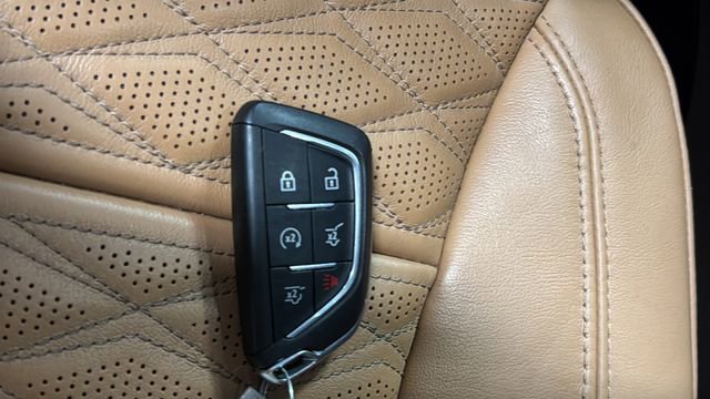 Used 2022 Cadillac Escalade ESV Premium Luxury AWD/4WD image 42