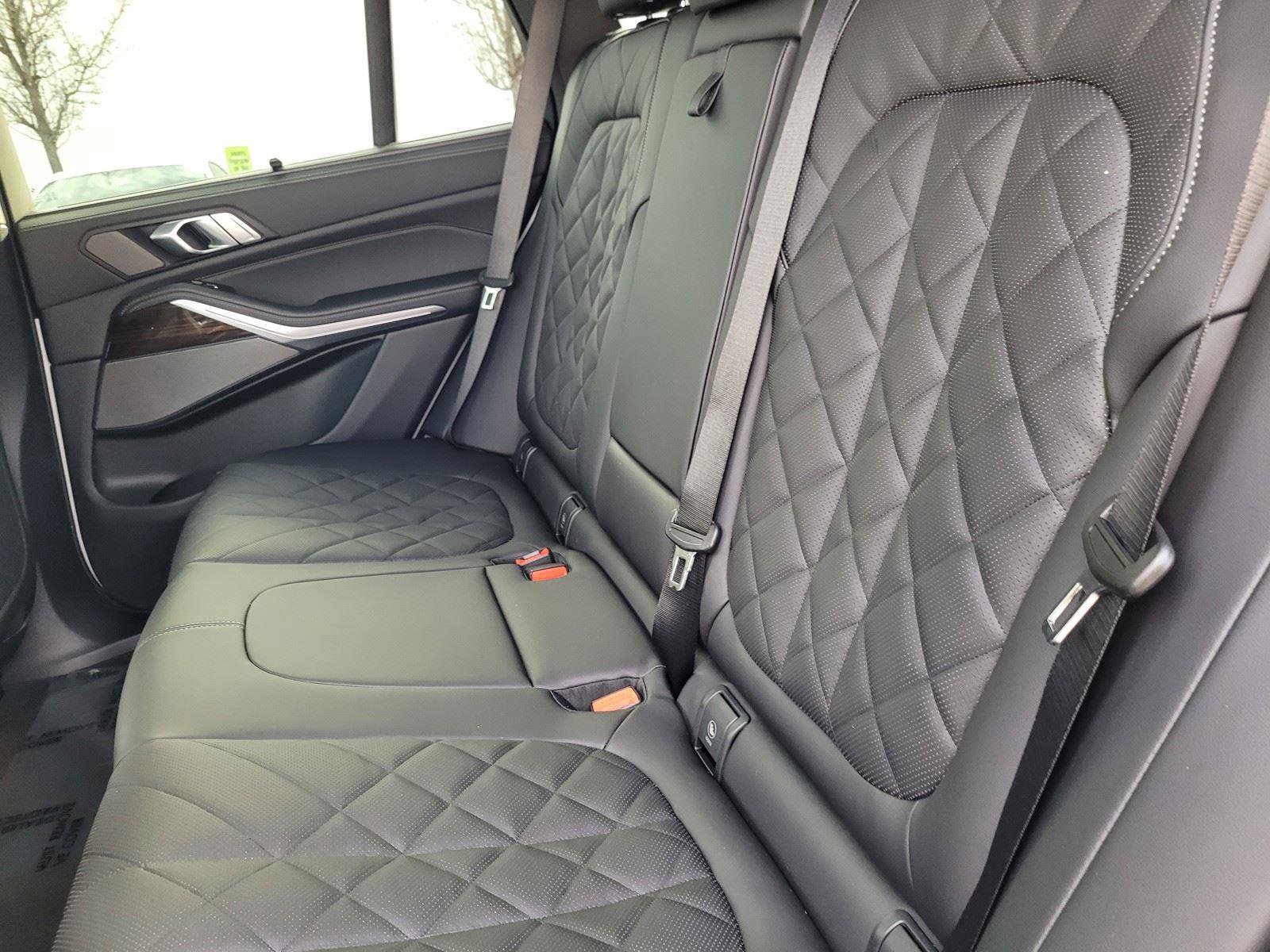 New 2026 BMW X5 xDrive40i w/ Premium Package AWD/4WD image 12