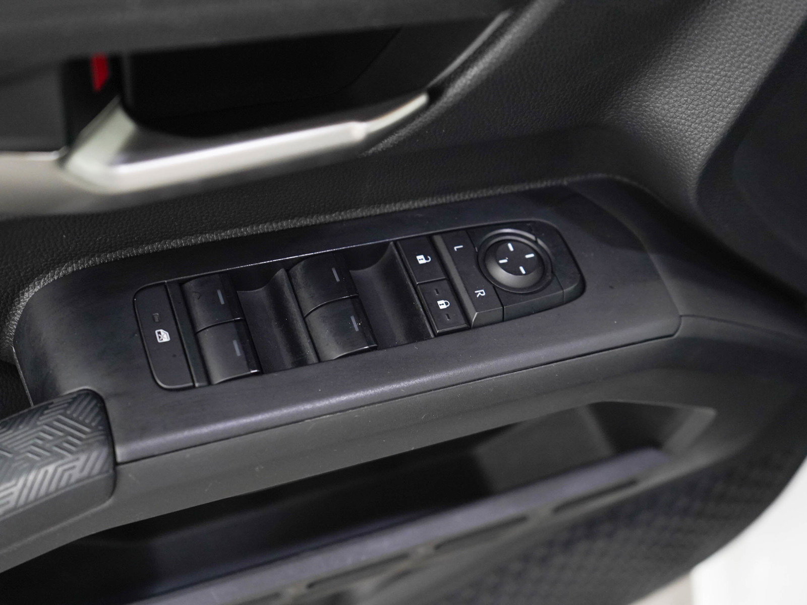Used 2024 Toyota Tacoma TRD Off-Road AWD/4WD image 18