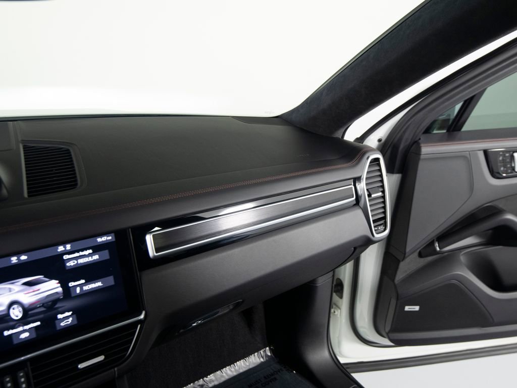 Certified 2021 Porsche Cayenne GTS AWD/4WD image 30