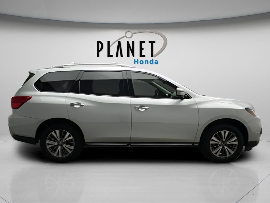 Used 2018 Nissan Pathfinder SV AWD/4WD image 10