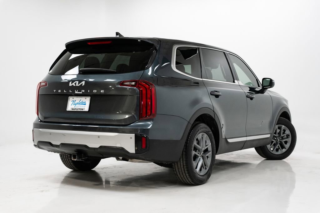 Used 2023 Kia Telluride LX image 32