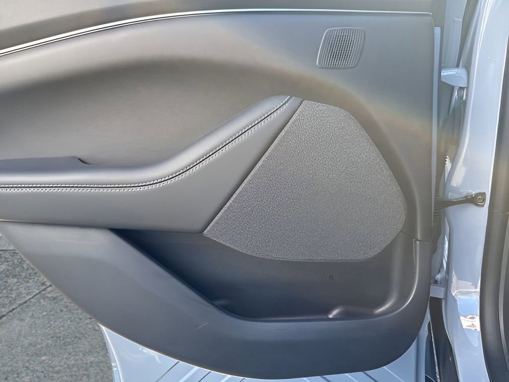 Used 2025 Ford Mustang Mach-E Premium image 41