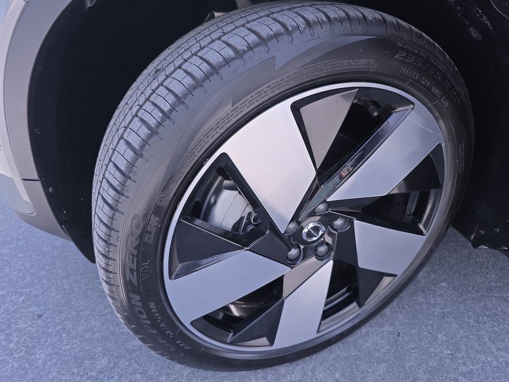 Used 2023 Volvo XC40 Recharge Ultimate w/ Protection Package Premier image 35