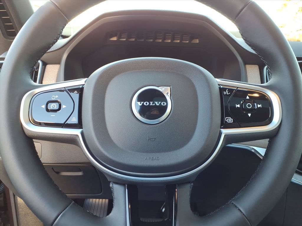 New 2026 Volvo XC90 B5 Plus w/ Protection Package AWD/4WD image 22
