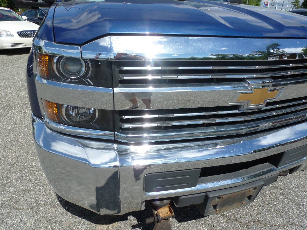 Used 2018 Chevrolet Silverado 2500 W/T w/ WT Convenience Package AWD/4WD image 4