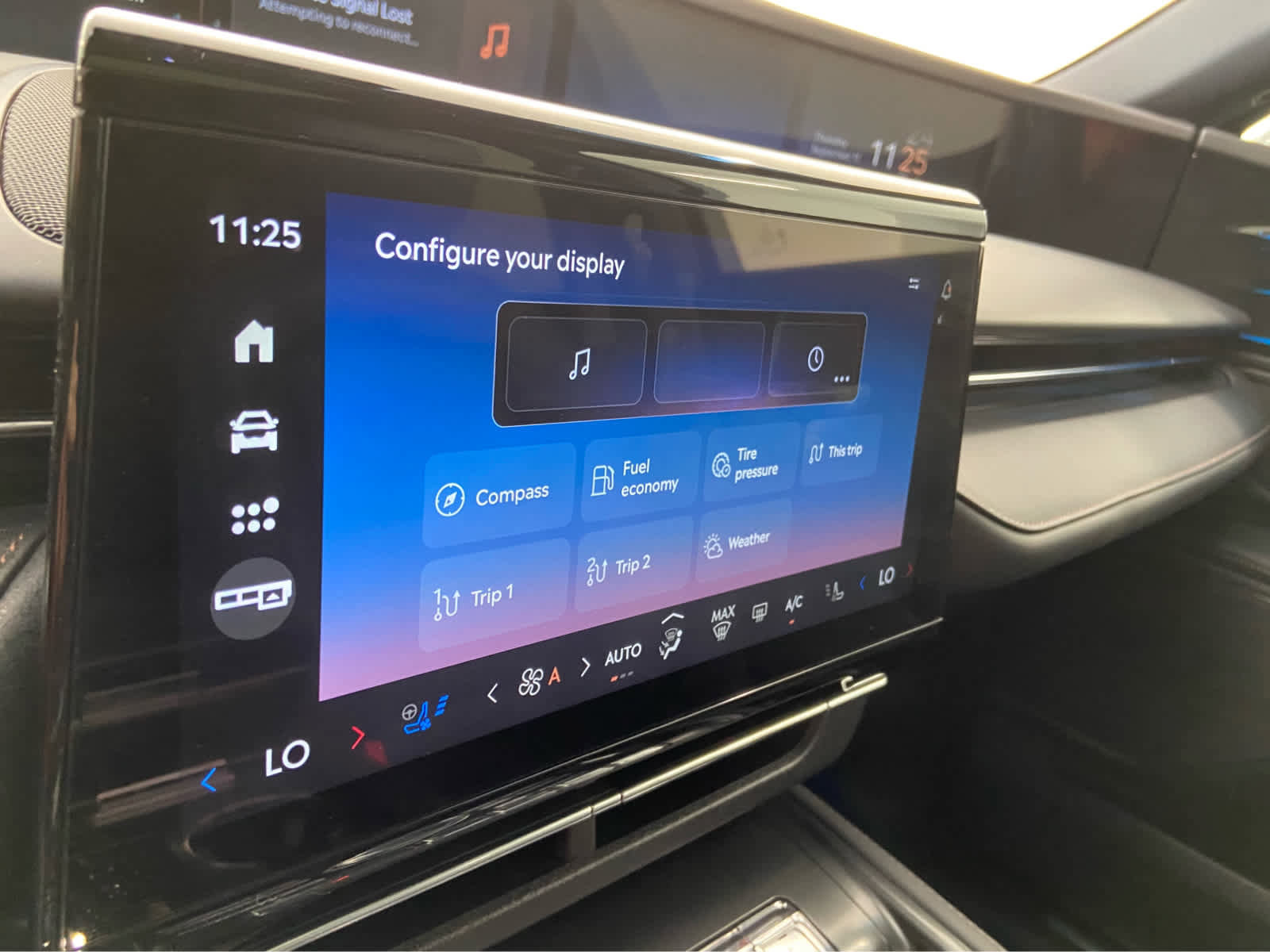 Used 2024 Lincoln Nautilus Premier w/ Equipment Group 102A image 31