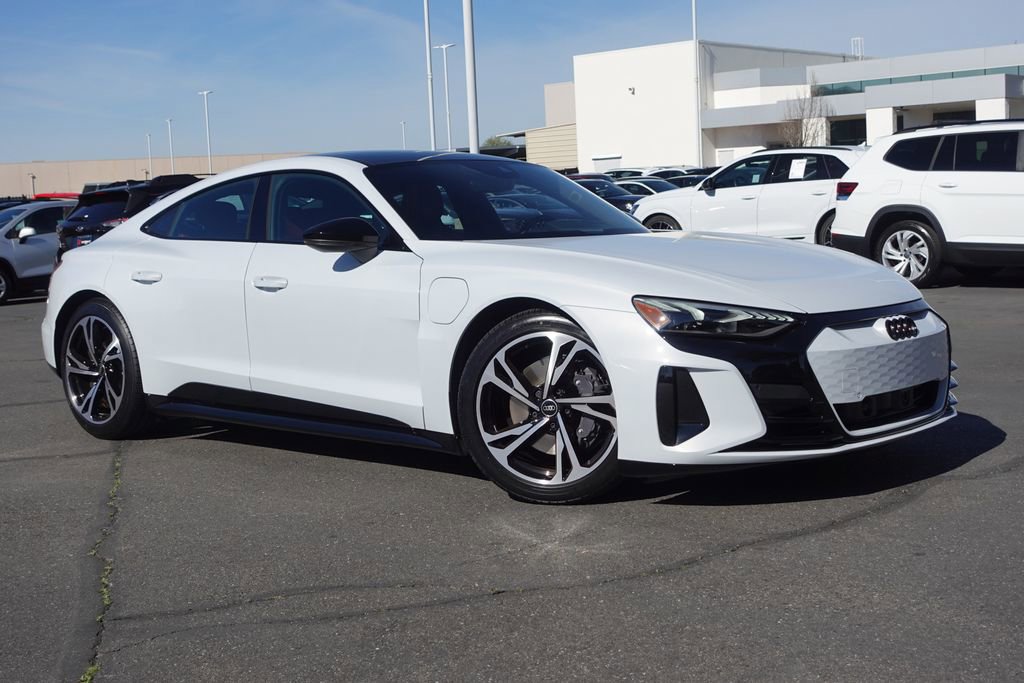 Used 2024 Audi e-tron GT Premium Plus image 4
