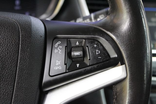 Used 2019 Chevrolet Trax LT w/ LT Convenience Package FWD image 17