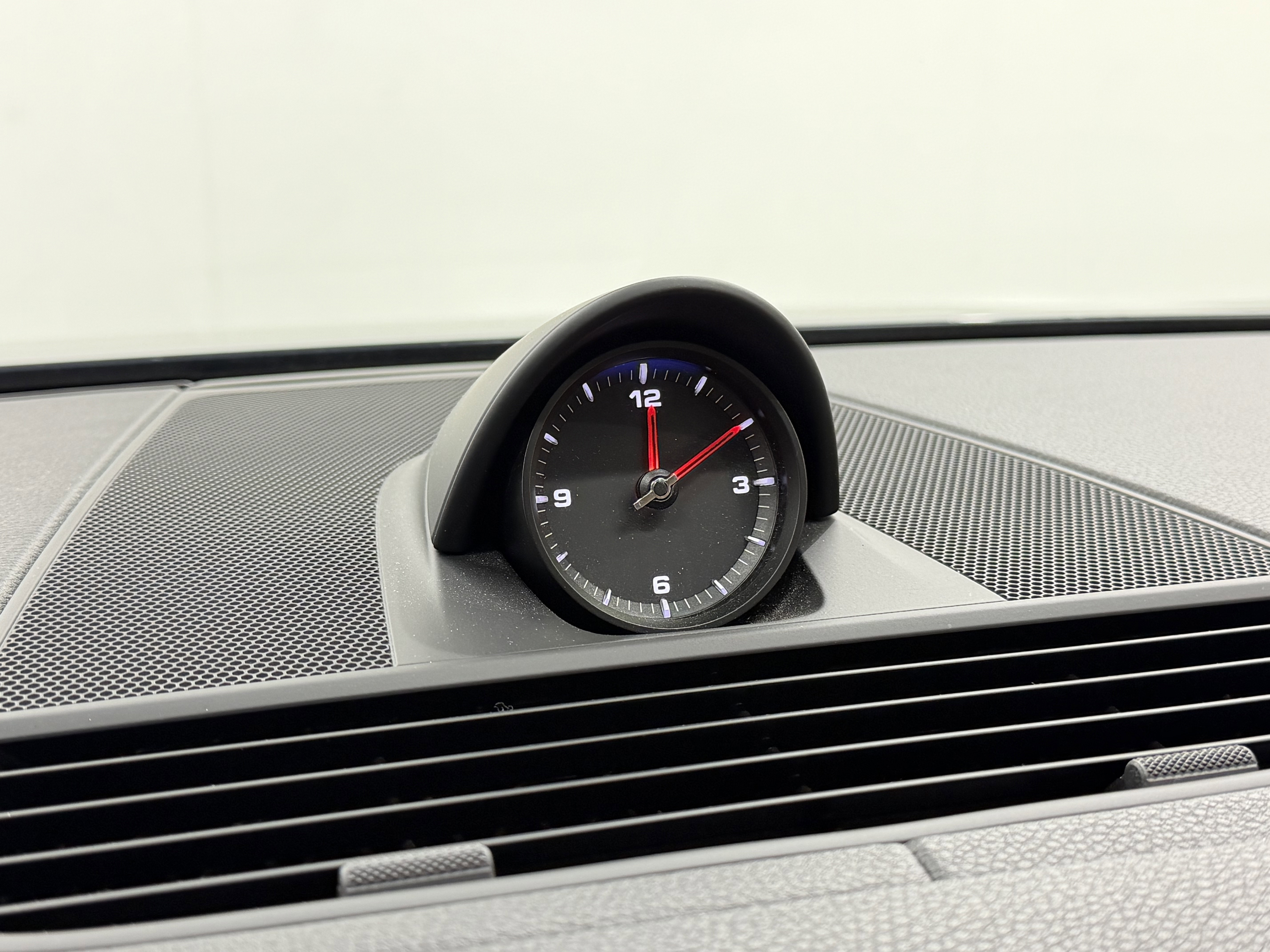 Certified 2023 Porsche Panamera 4 Platinum Edition image 56