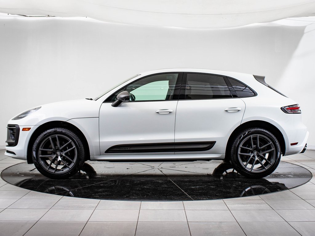 Certified 2025 Porsche Macan Turbo image 2