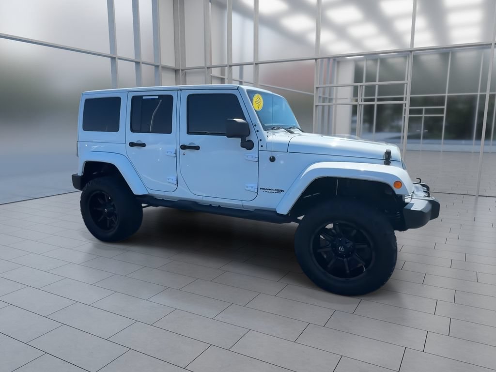 Used 2018 Jeep Wrangler Unlimited Sahara AWD/4WD image 2