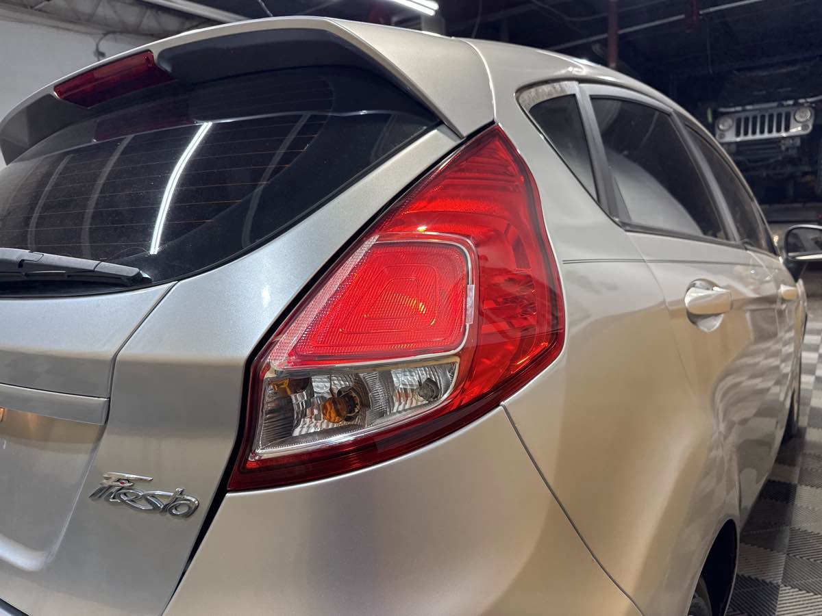 Used 2019 Ford Fiesta SE image 10