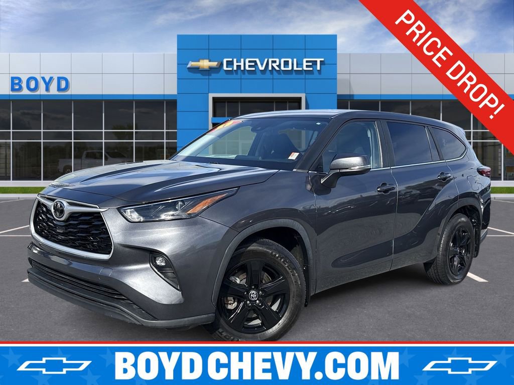 Used 2023 Toyota Highlander LE
