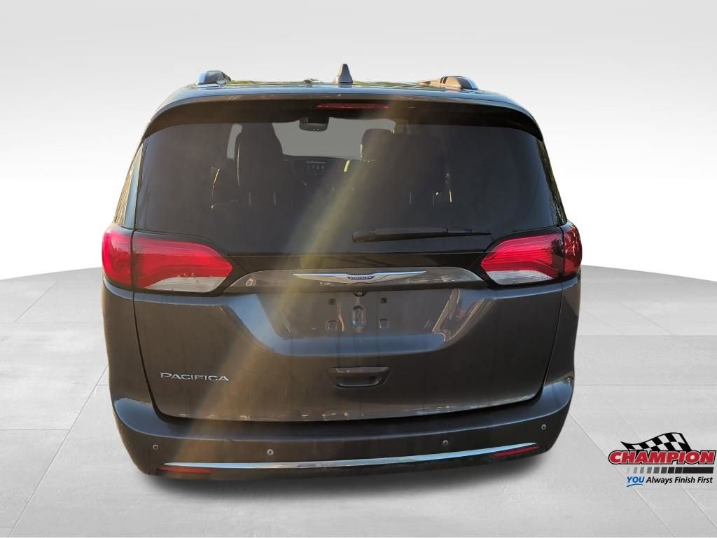 Used 2018 Chrysler Pacifica Touring-L Plus w/ Advanced Safetytec Group FWD image 12