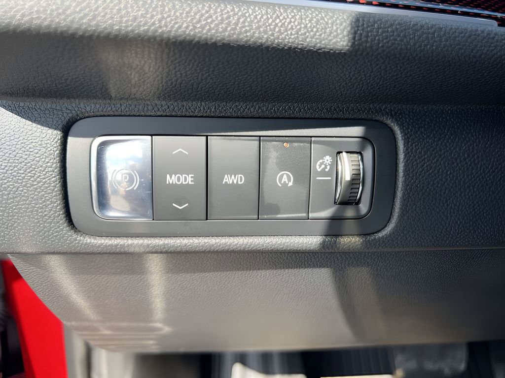 Certified 2024 Chevrolet Traverse RS w/ LPO, Floor Liner Package image 18