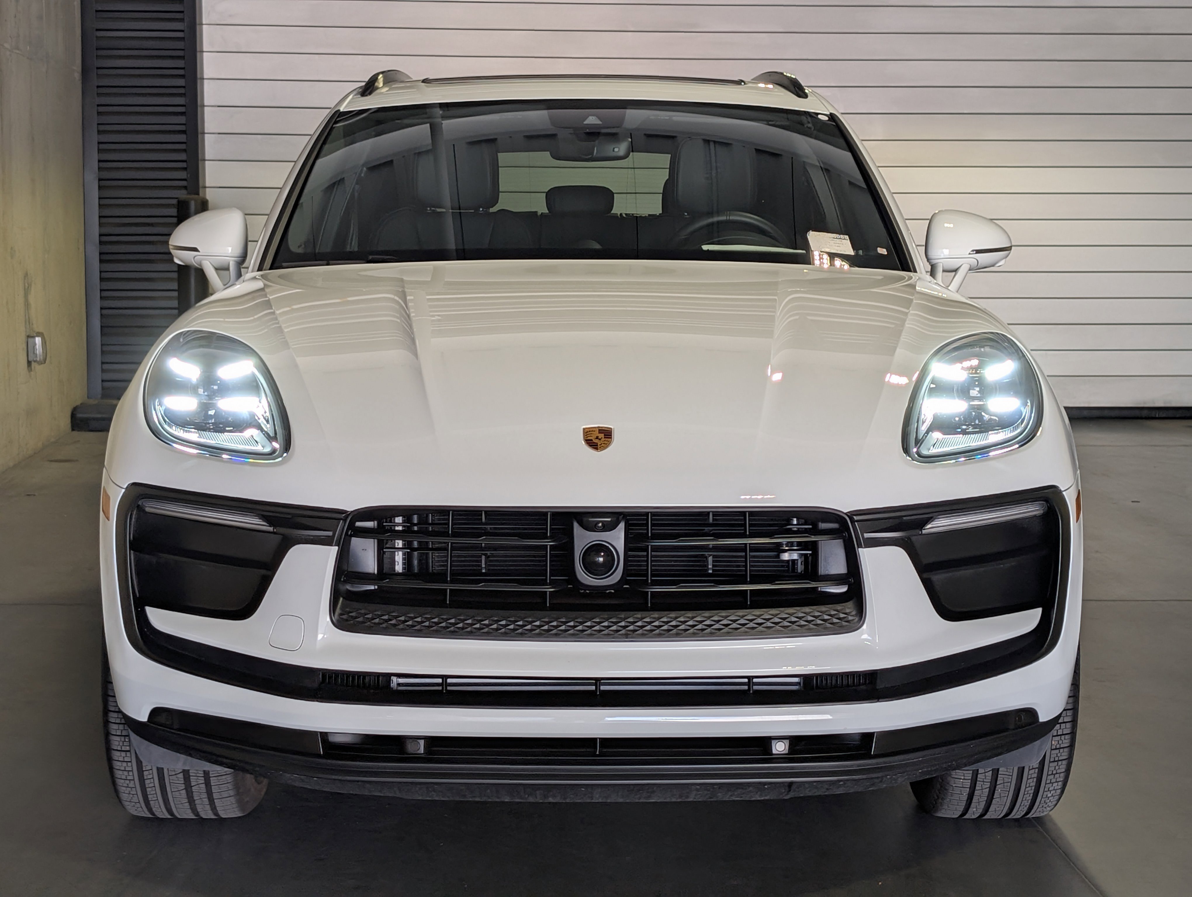 Certified 2026 Porsche Macan AWD/4WD image 12