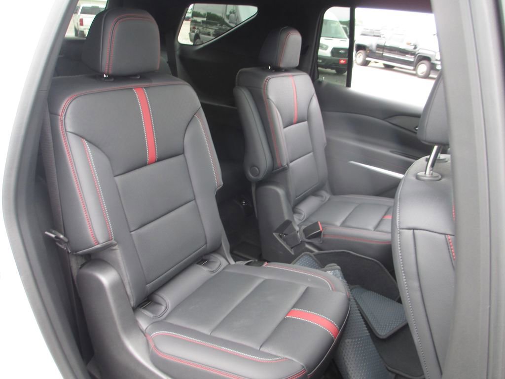 Used 2024 Chevrolet Traverse RS AWD/4WD image 26