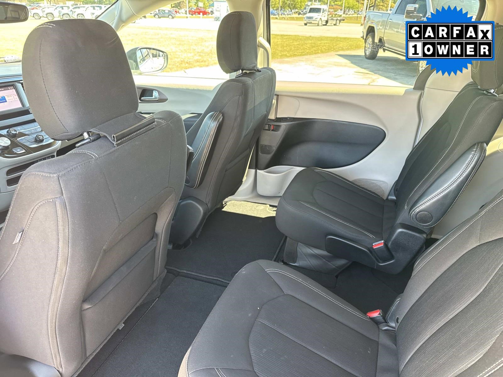 Used 2024 Chrysler Voyager LX image 14