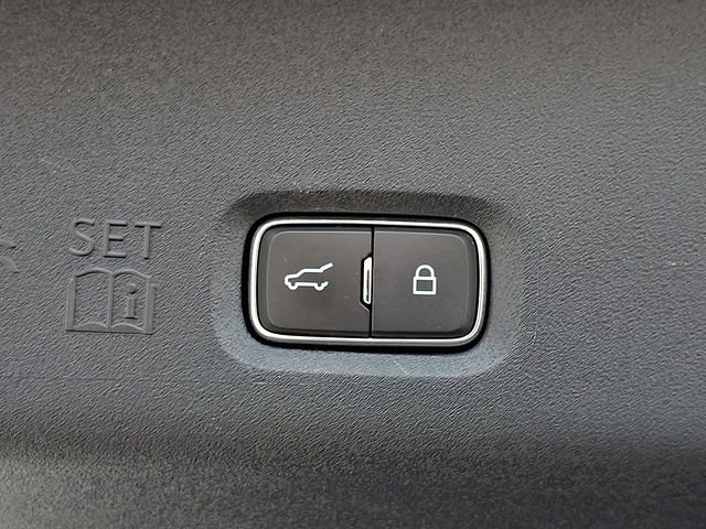 Used 2025 Ford Expedition Active image 29