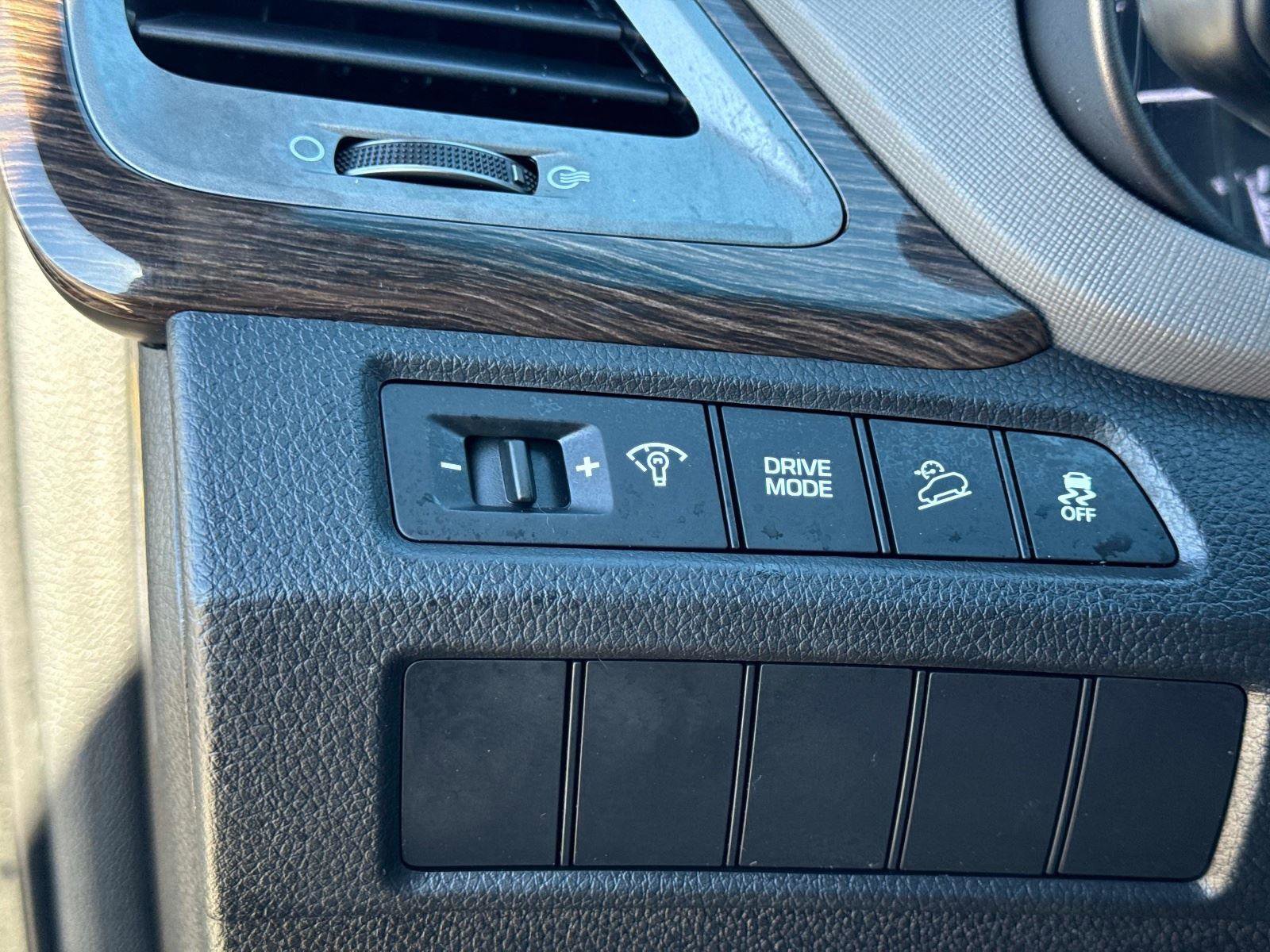 Used 2017 Hyundai Santa Fe Sport image 29