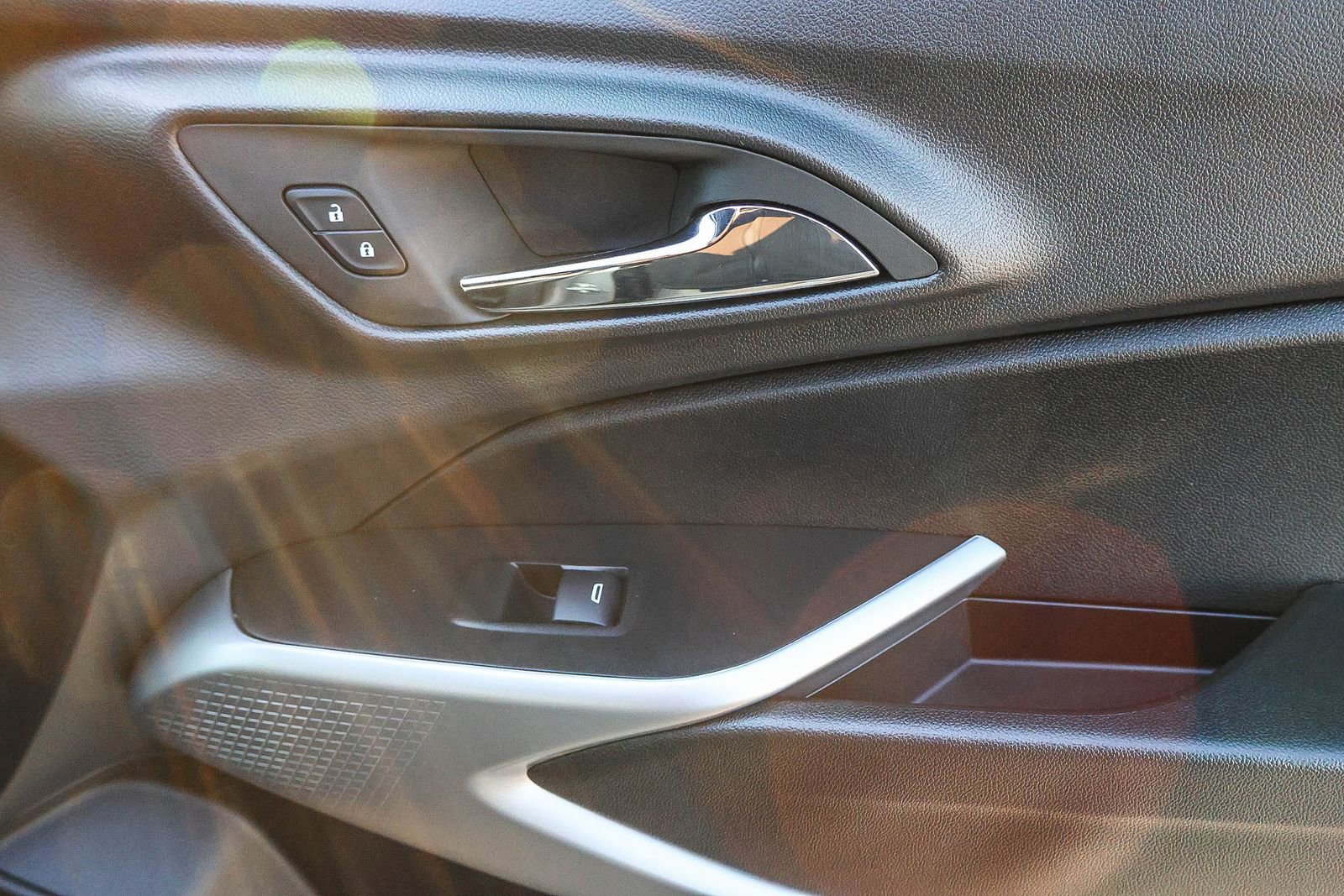 Used 2025 Chevrolet Trax RS image 20