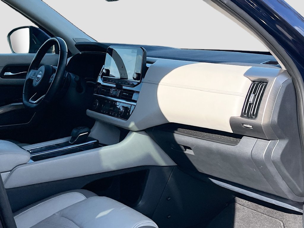 Used 2022 Nissan Pathfinder Platinum w/ Lighting Package (N93) FWD image 31