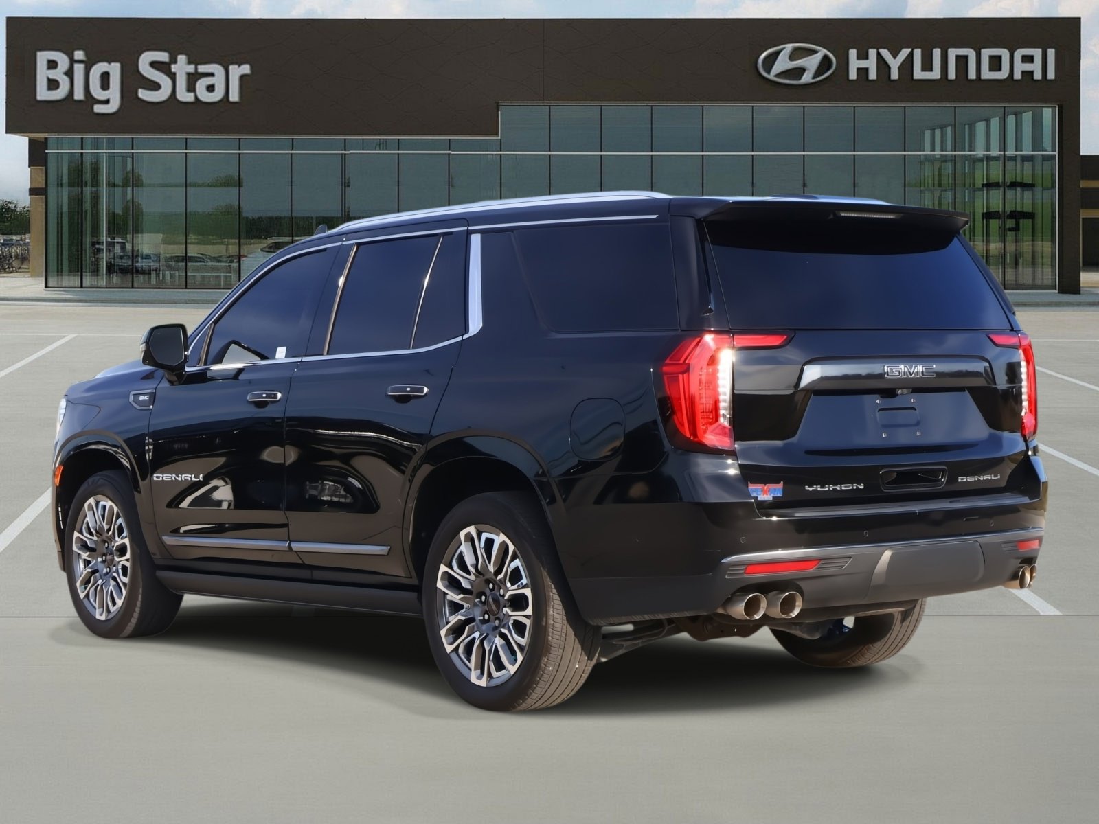 Used 2024 GMC Yukon Denali Ultimate image 3