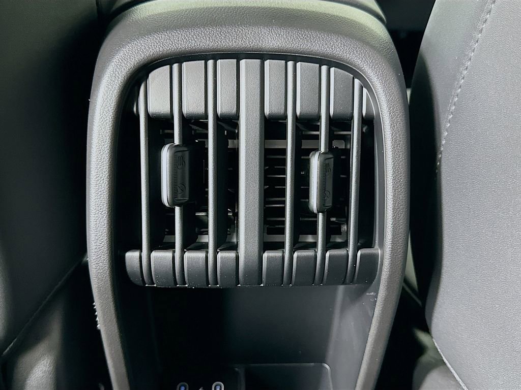 New 2026 Hyundai Kona SEL Premium FWD image 17