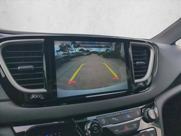 New 2026 Chrysler Voyager LX image 10