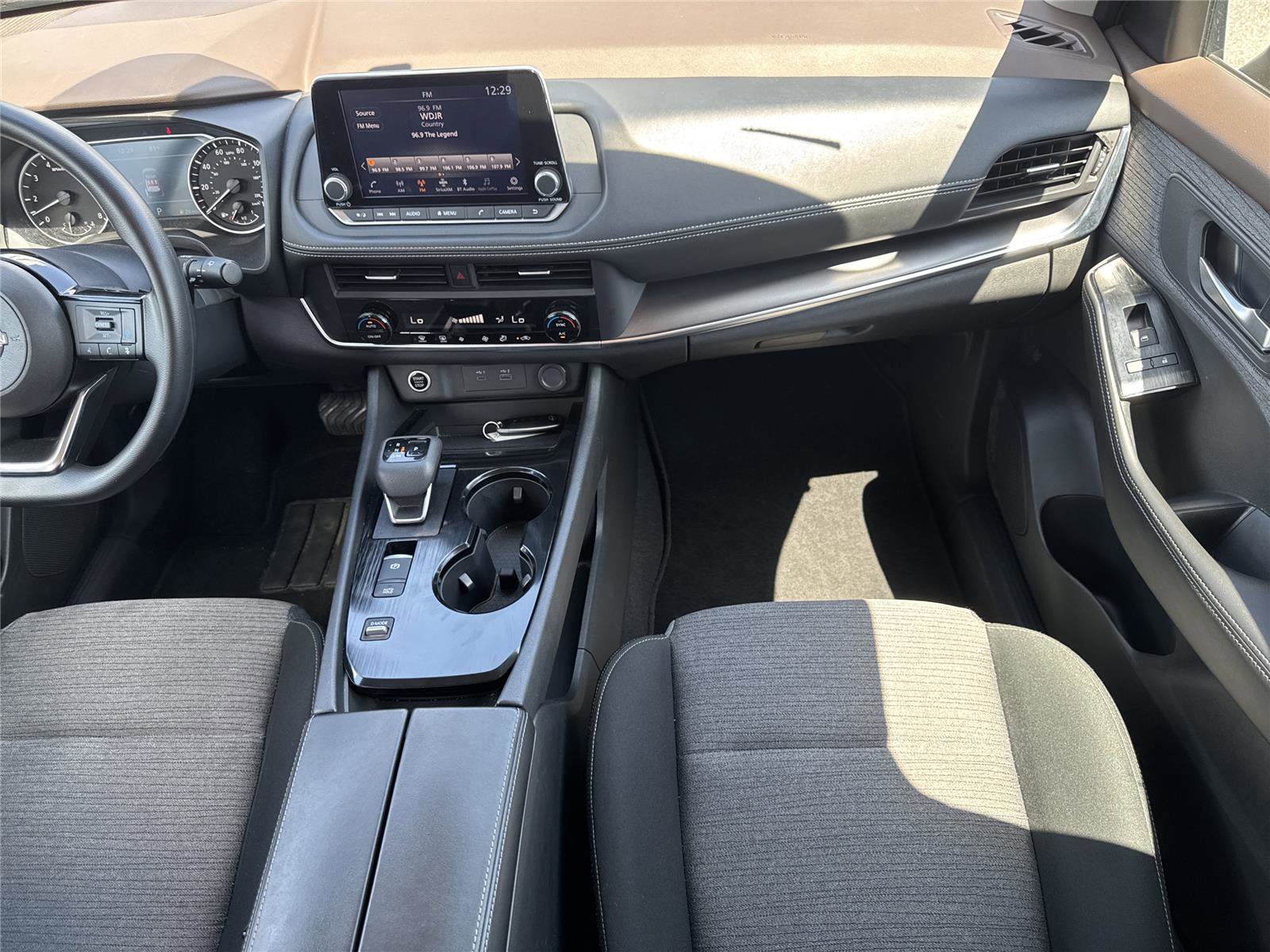 Used 2023 Nissan Rogue SV FWD image 16