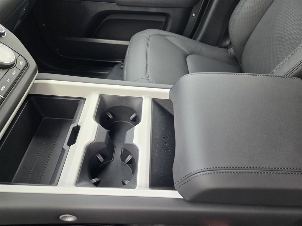 New 2026 Land Rover Defender 110 X-Dynamic SE image 14