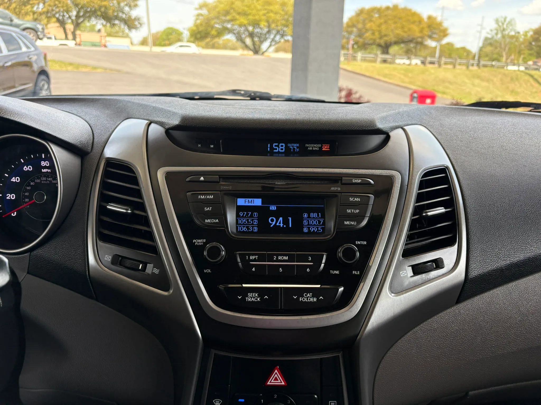 Used 2015 Hyundai Elantra SE FWD image 14