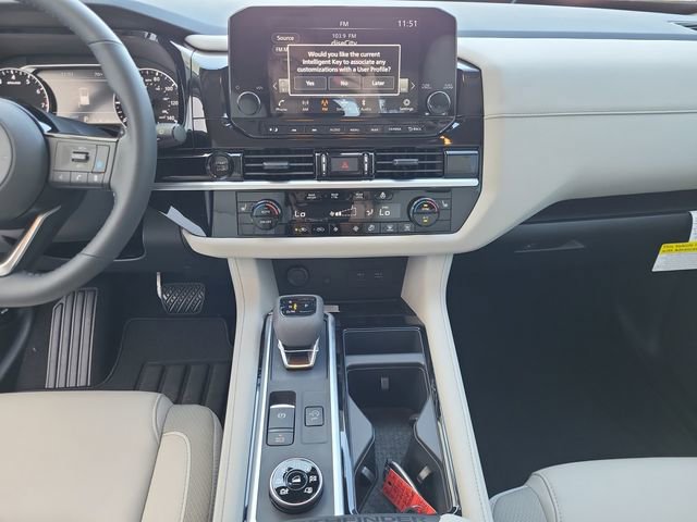 New 2025 Nissan Pathfinder SL image 14