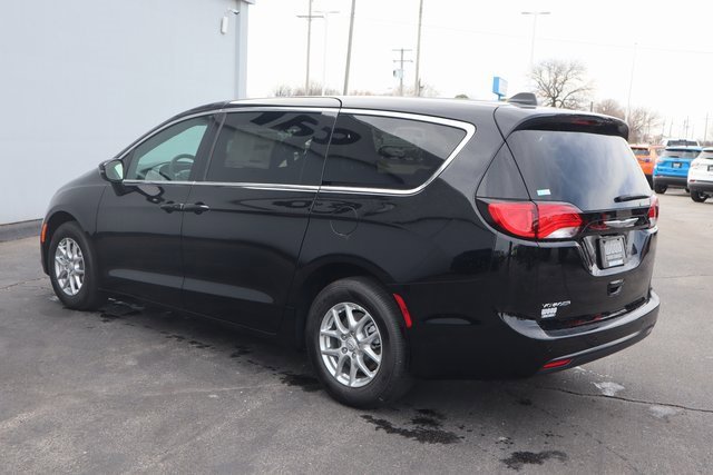 New 2026 Chrysler Voyager LX image 21