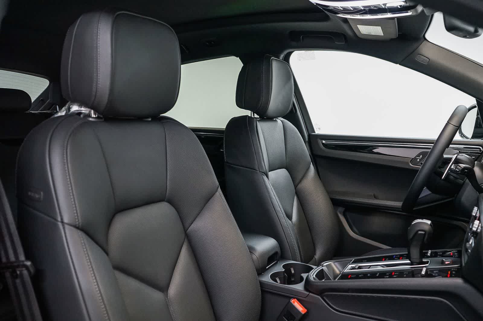New 2026 Porsche Macan AWD/4WD image 22
