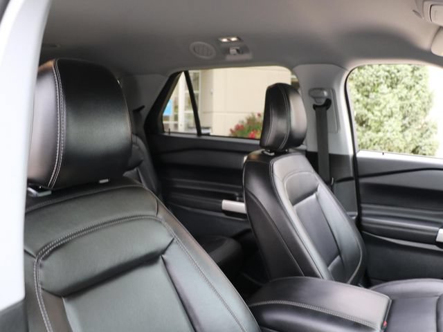 Certified 2023 Ford Explorer XLT w/ Equipment Group 202A AWD/4WD image 9