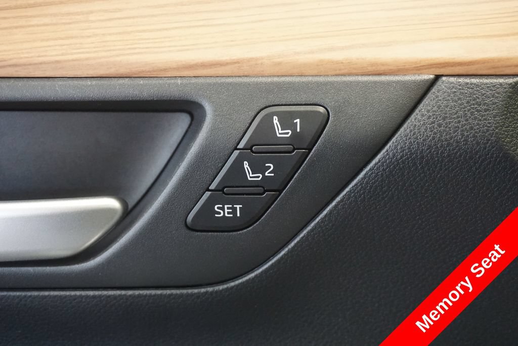 Used 2024 Toyota Grand Highlander AWD image 6