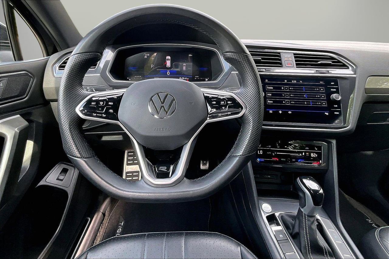 Used 2024 Volkswagen Tiguan SE R-Line FWD image 11