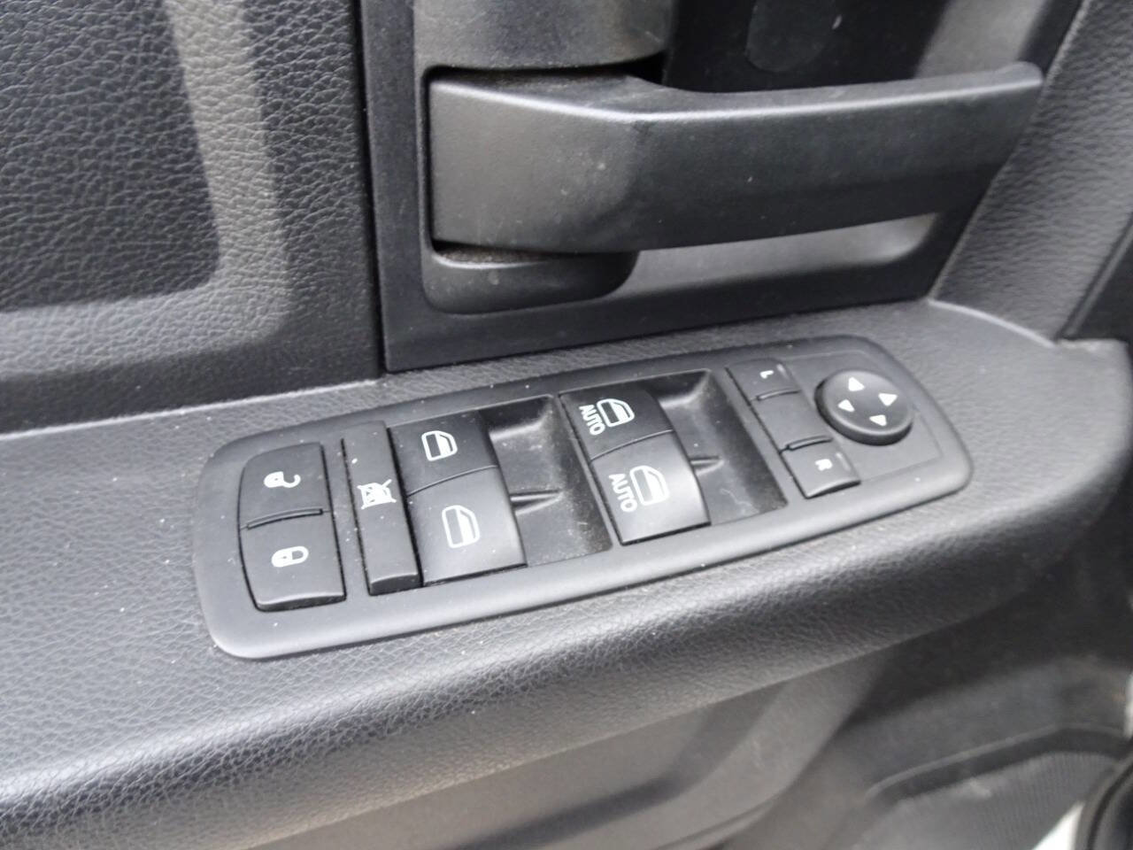 Used 2017 RAM 1500 Express image 15