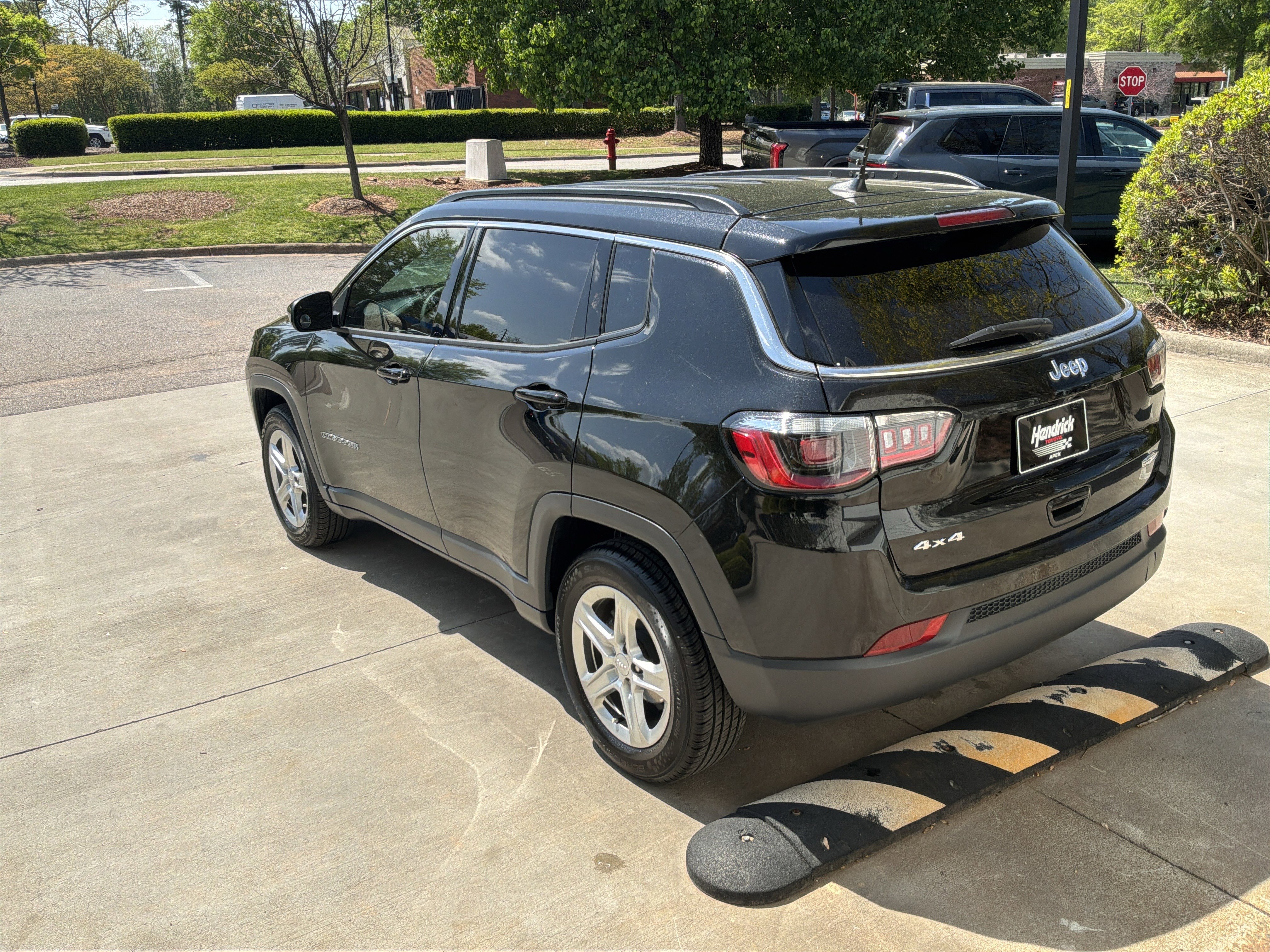 Used 2024 Jeep Compass Latitude w/ Convenience Group image 8
