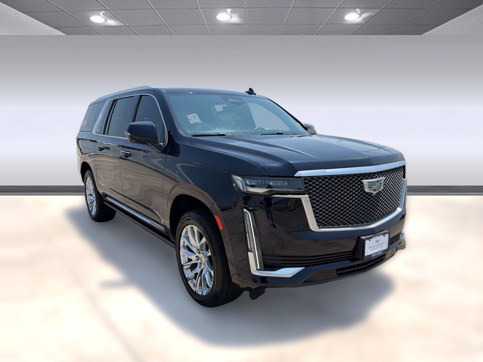 Used 2023 Cadillac Escalade ESV Premium Luxury w/ LPO, Radiant Package AWD/4WD image 5