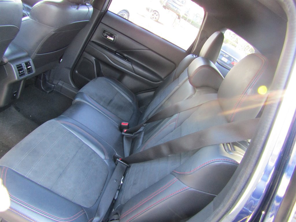 Used 2020 Mitsubishi Outlander LE FWD image 8