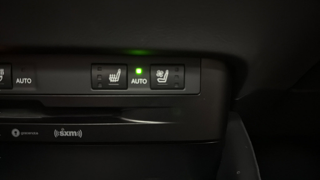 Used 2021 Lexus ES 250 w/ Premium Package image 30