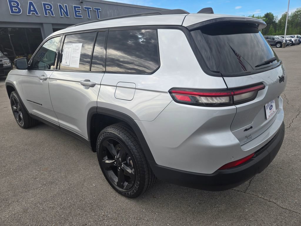 Used 2023 Jeep Grand Cherokee L Laredo AWD/4WD image 3