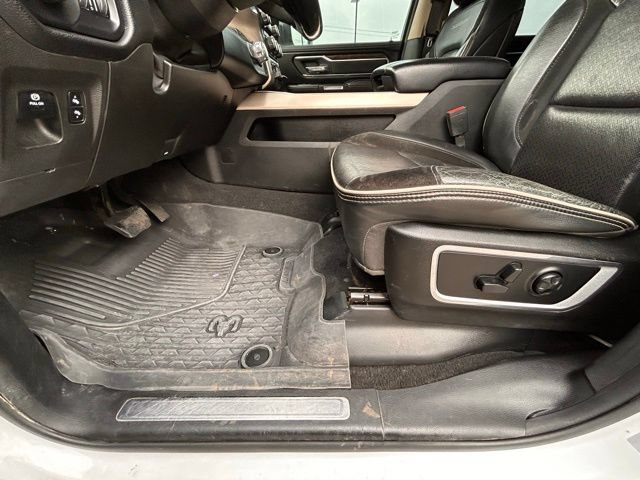 Used 2019 RAM 1500 Laramie AWD/4WD image 34
