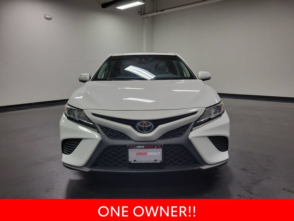 Used 2018 Toyota Camry SE w/ Moonroof Package FWD image 3